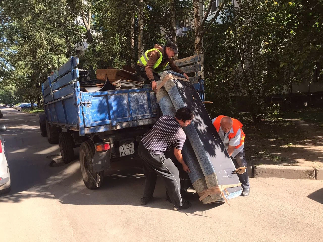 Профессиональный вывоз крупногабаритного мусора в Новотроицке в октябре