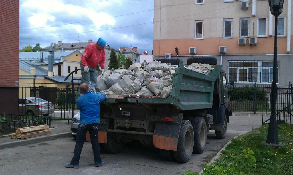 Вывоз строительного мусора в Новотроицке от 1675 руб. – ПроМусор