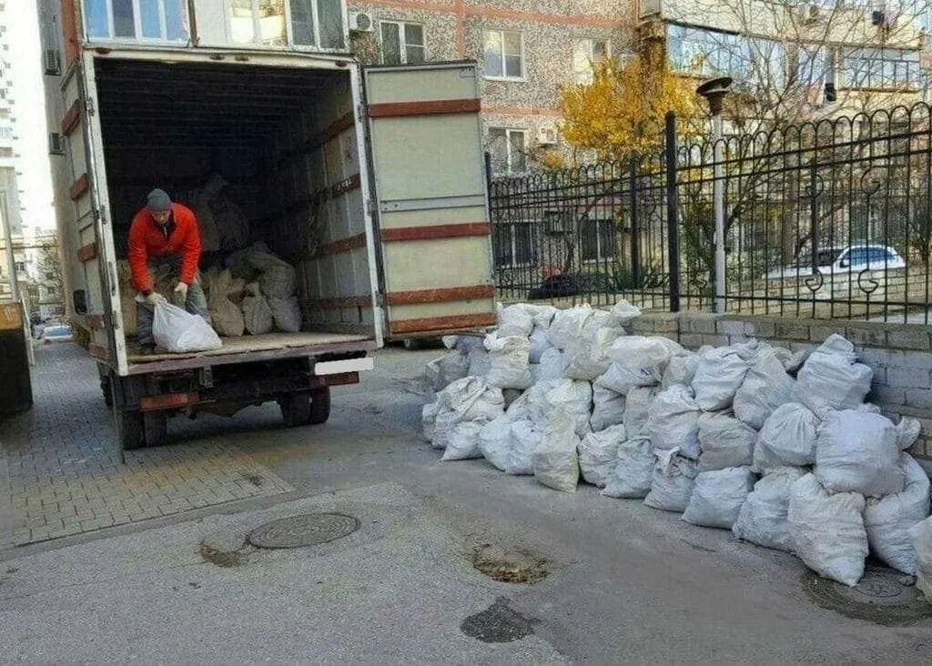 Вывоз мусора после переезда в Новотроицке в октябре