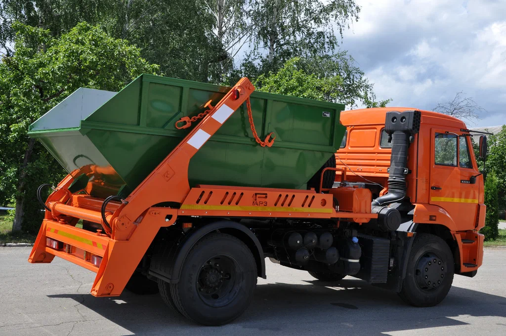 Заказ бункеровоза для вывоза мусора и отходов в Новотроицке в октябре