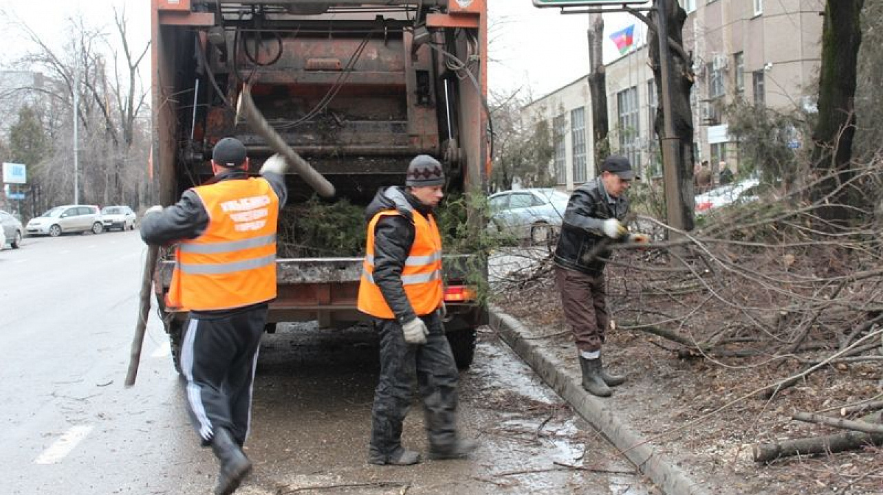 Уборка после стихийного бедствия в Новотроицке от 2983 руб